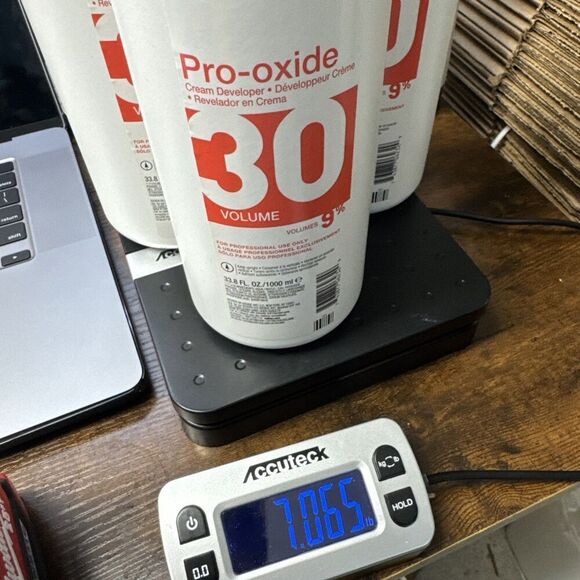 Redken Pro Oxide Cream Developper 30 Vol - White, 33.8 oz / 1000ml (3 bottles) - Picture 5 of 5